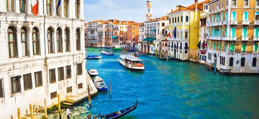 The Best Ways to Get Around Venice, Italy