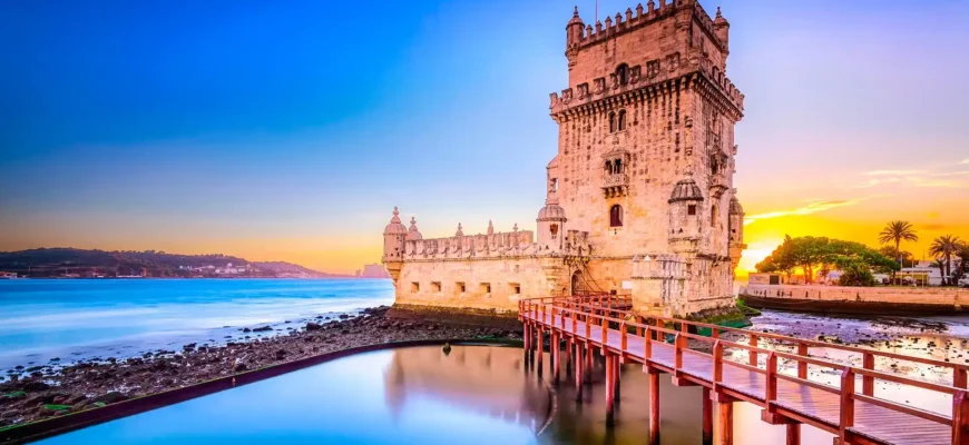 From Palaces to Beaches: Your Perfect Day Trip From Belém