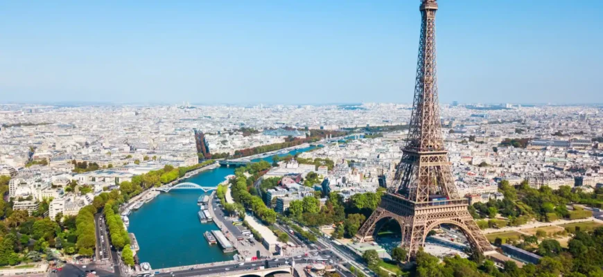 Why the Eiffel Tower Is One of the World’s Top Tourist Spots